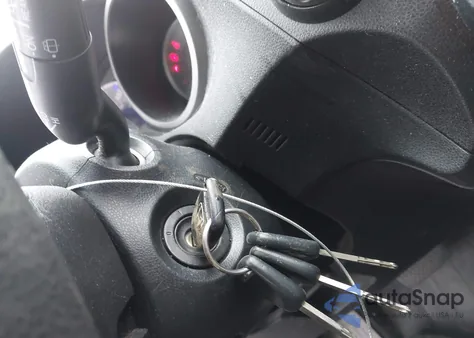 2010 Honda Fit z USA, uszkodzony, nr VIN JHMGE8H25AC029772